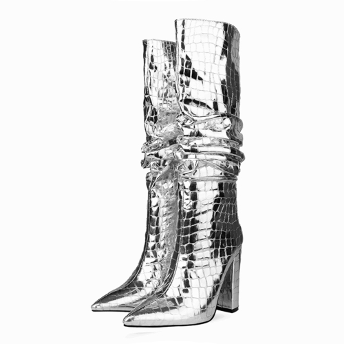 Silberfarbene kniehohe Metallic-Stiefel mit Krokoprägung und Blockabsatz