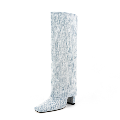 Hellblaue Denim-Stiefel mit eckiger Zehenpartie und klobigem Absatz, kniehohe Stiefel