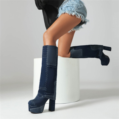 Blaue, umklappbare Plateaustiefel aus Jeansstoff mit Blockabsatz und kniehohe Stiefel im Farbblockdesign