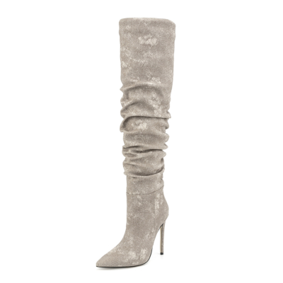Kniehohe Slouch-Stiefel aus grauem Denim mit spitzem Zehenbereich und Stiletto-Absatz