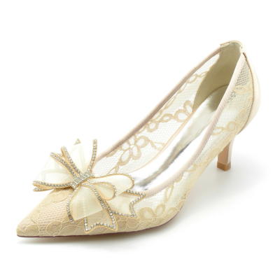 Champagnerfarbene Spitzenpumps mit Schleife und niedrigen Absätzen, elegante Schuhe für die Hochzeit