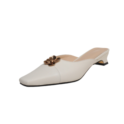 Weißes Leder Low Heel Mule Schuhe Sommerpumps mit Blumenschnalle