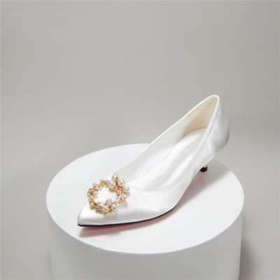 Weiße Perlen-Strass-Dekor-niedriger Kätzchen-Absatz-Hochzeits-Schuh-Pumpen