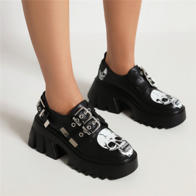 Schwarze, matte Plateau-Loafer mit klobigem Absatz, Schnalle, Doppelriemen und Totenkopf-Print, Gothic-Schuhe