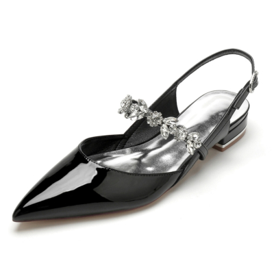 Schwarze, ausgeschnittene, rückenfreie Brautkleider mit Strasssteinen, flache Schuhe mit spitzer Zehenpartie