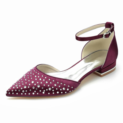 Burgunderrote, mit Strasssteinen verzierte D'orsay-Flats, flache Schuhe mit Knöchelriemen und Juwelen für die Hochzeit