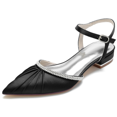 Schwarze flache D'orsay-Schuhe aus Satin mit Rüschen und spitzer Zehenpartie