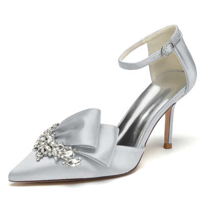Silberne Satin-Jewelsed Bow D'orsay Pumps mit Knöchelriemen und Stiletto-Absätzen für die Hochzeit