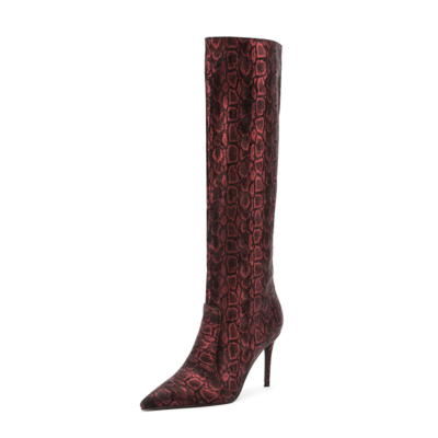 Burgunderfarbene kniehohe Stiletto-Stiefel mit Schlangenmuster und spitzer Zehenpartie für Damen