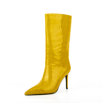 Halbhohe Stiefel mit Stilettos und spitzem Zehenbereich in Gelb mit Steinmuster