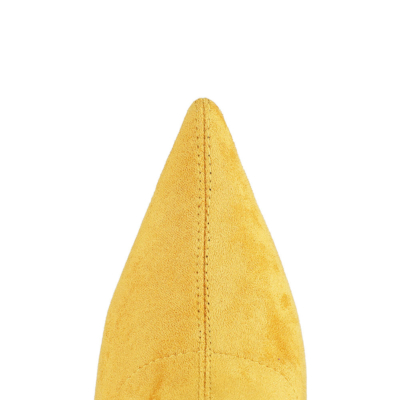 Elastische Overknee-Stiefel aus gelbem Wildleder mit spitzer Zehenpartie