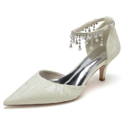Beige Hochzeits-Spitzenpumps mit Kitten-Heels und Perlen-Knöchelriemen-D'orsay-Schuhen