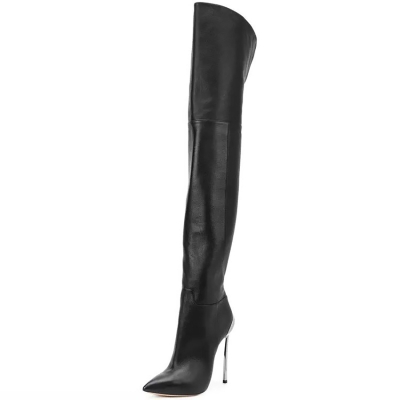 Schwarze Damen-Overknee-Stiefel mit spitzer Zehenpartie und Stilettoabsatz aus Metall